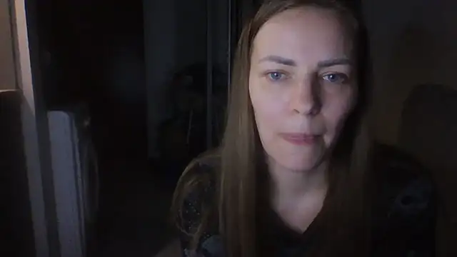 AnnaDiamond1 live cam on StripChat