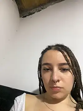 karla-thomsom10 live cam on StripChat