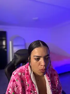 JuanitaMore01 live cam on StripChat
