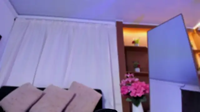 emy_williams webcam