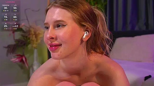 RosalindSherlock live cam on StripChat