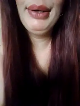 charmoutak_nada live cam on StripChat
