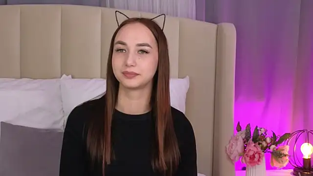 KiraLoo live cam on StripChat