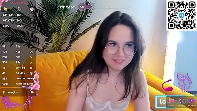 leylamirage live cam on StripChat