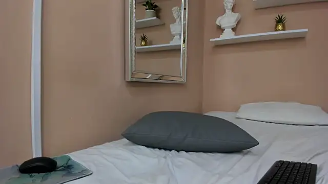 Kat_44 webcam