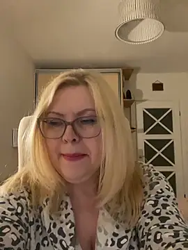 JanieLight53 live cam on StripChat
