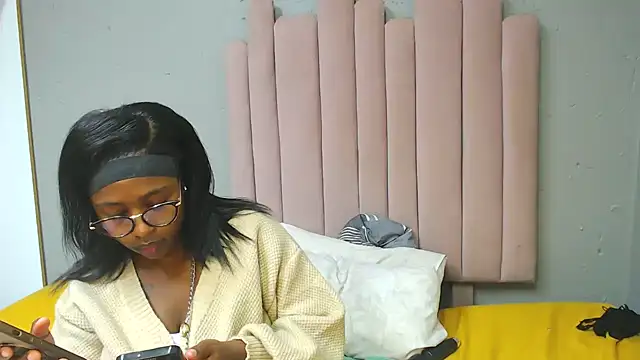 CocoBlazerx76 live cam on StripChat