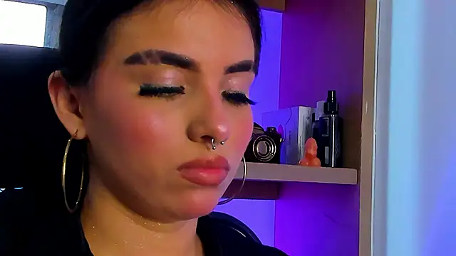 isabella_hv webcam