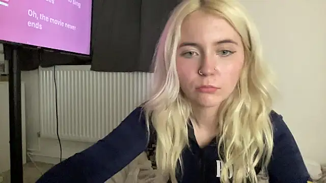sofianlukababe (G teen) - HANDCUFFED HANDJOB 1 MIN
