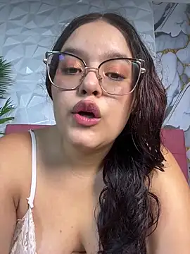zully_fox live cam on StripChat