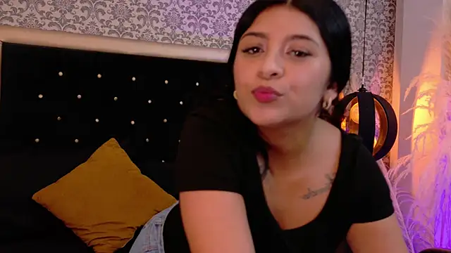 ariana_foxx_ live cam on StripChat