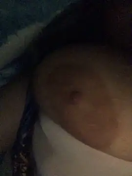 fraw1la live cam on StripChat
