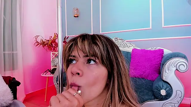 Sassy_Mist live cam on StripChat