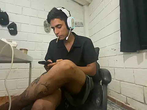Max_TheHorseDick webcam
