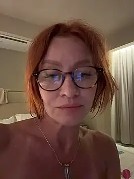 Jullia_Moor live cam on StripChat