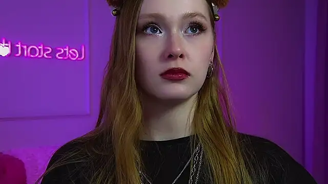 AgataFoxley live cam on StripChat