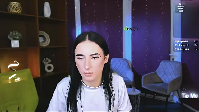 mila_glow1 webcam