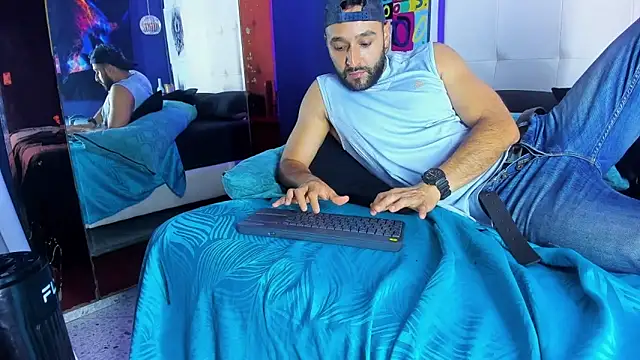 Mike333_ live cam on StripChat