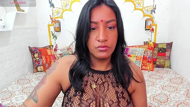 LadyNahir webcam
