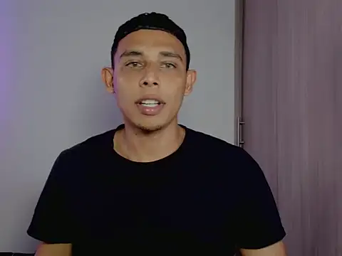 nilo2021 live cam on StripChat