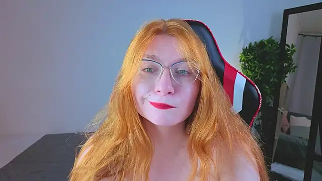 AliceBrightside live cam on StripChat