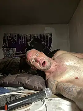 oglong live cam on StripChat