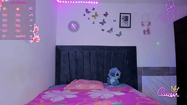 emmie_bunny live cam on StripChat