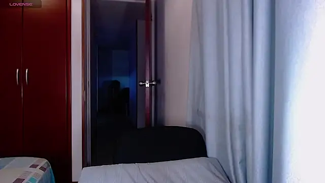 TastyTrap_18 live cam on StripChat