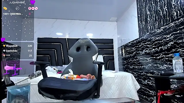 Ladyy_Scarlett webcam