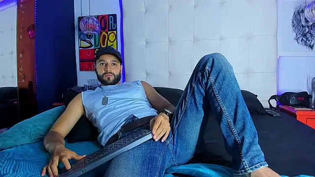 Mike333_ live cam on StripChat