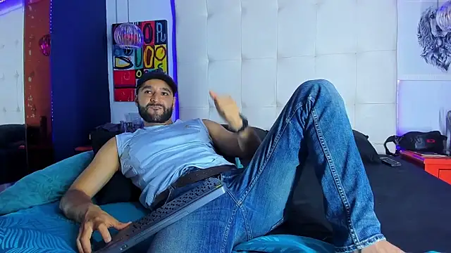 Mike333_ live cam on StripChat