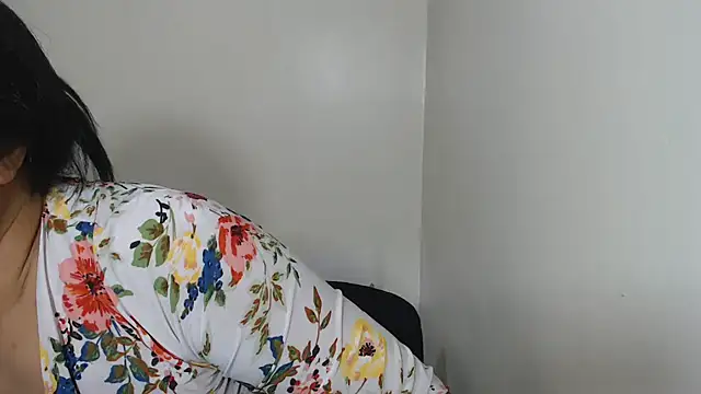 kateleyagrey live cam on StripChat