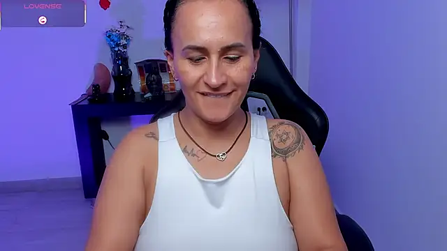 Live sex cam of Sara_Charmy