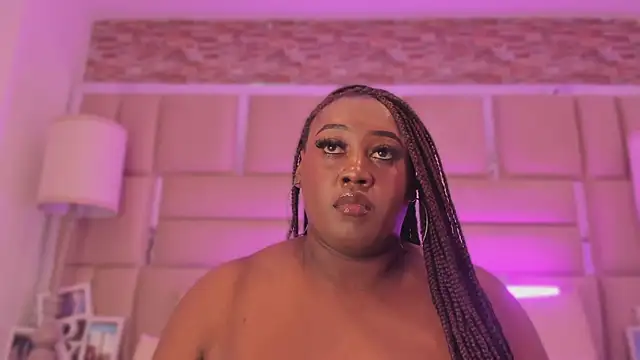 ShaniaBrownn