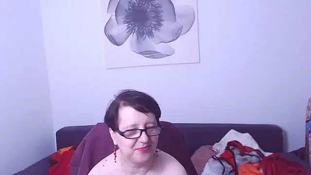 ChristaRose live cam on StripChat