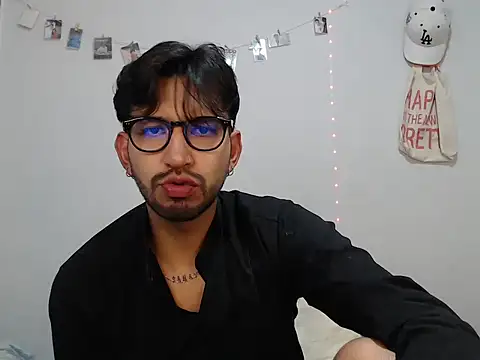 thomass1018 webcam