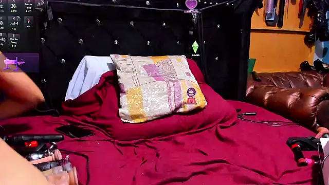 August-Sophie live cam on StripChat