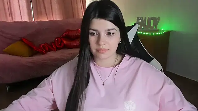 KisaModel live cam on StripChat