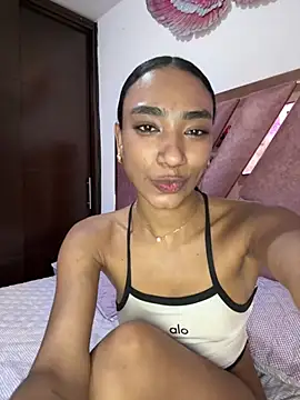 Dark-Luna live cam on StripChat