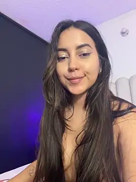 sofiebunnie (F young) - show boobs + oil