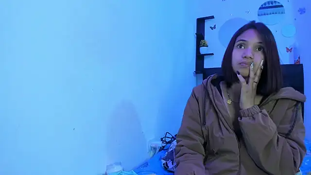 sapphire_brown20 live cam on StripChat
