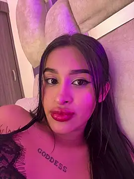 Lizzy_Bonnie live cam on StripChat