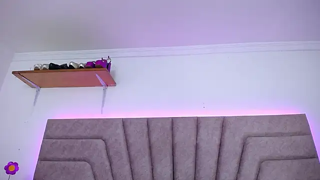 Jessica_Kraftt live cam on StripChat