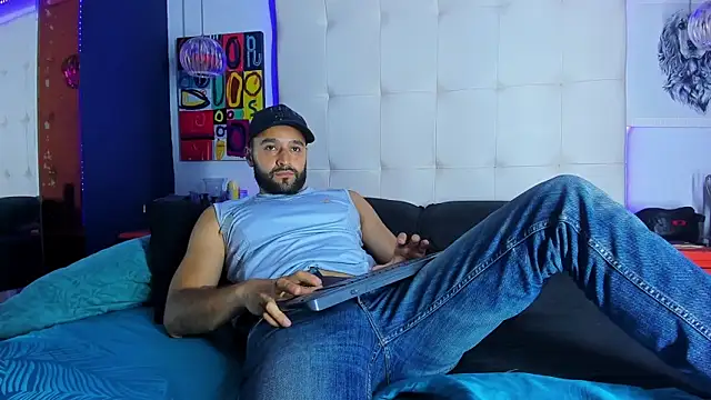 Mike333_ live cam on StripChat