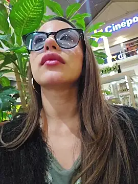 Karen_San_Miguel live cam on StripChat