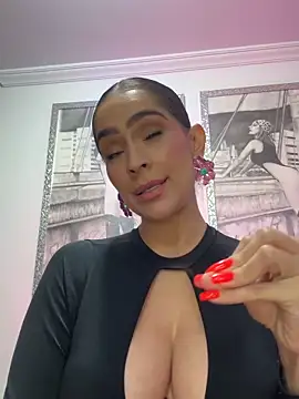Mau_White live cam on StripChat