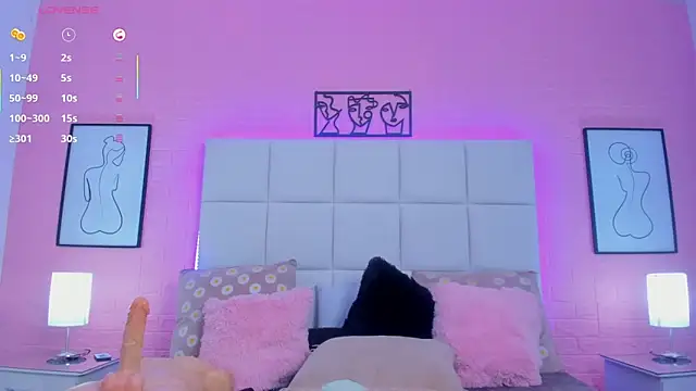 charlotte_kisss live cam on StripChat
