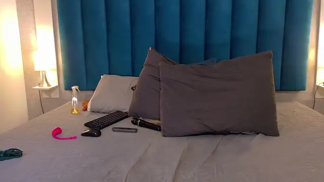 Madisonsmiith live cam on StripChat