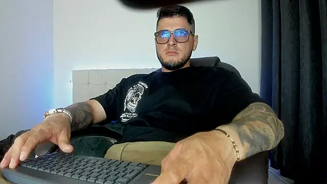 Teilor_Creed live cam on StripChat