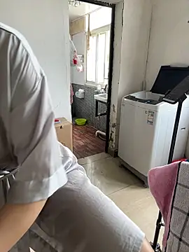 xiiuuff18 live cam on StripChat